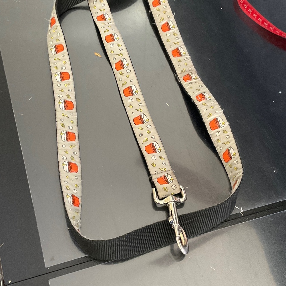 Dog Leash with Beer Mug Design
